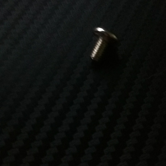 Screw - Picture 1 of 1